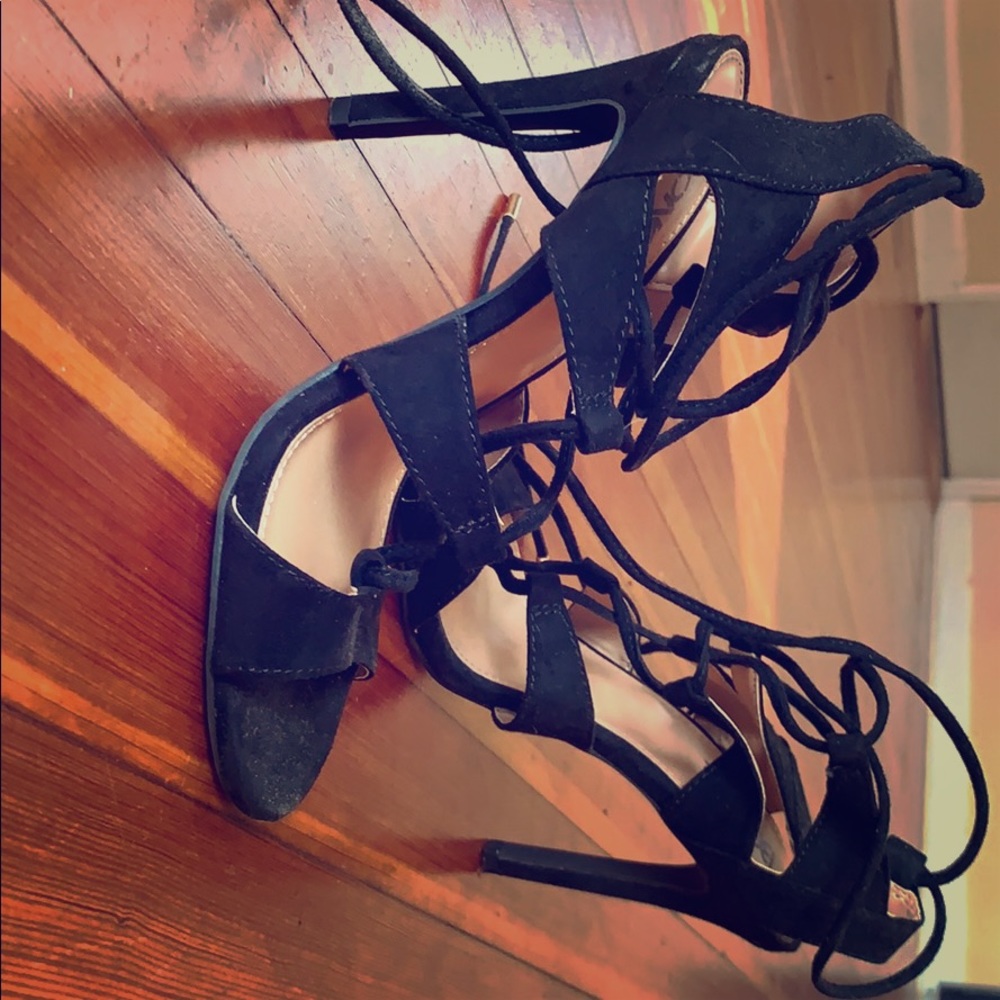 Bongo black heels